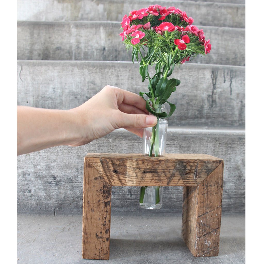 Rustic Floral Décor: Single Vase